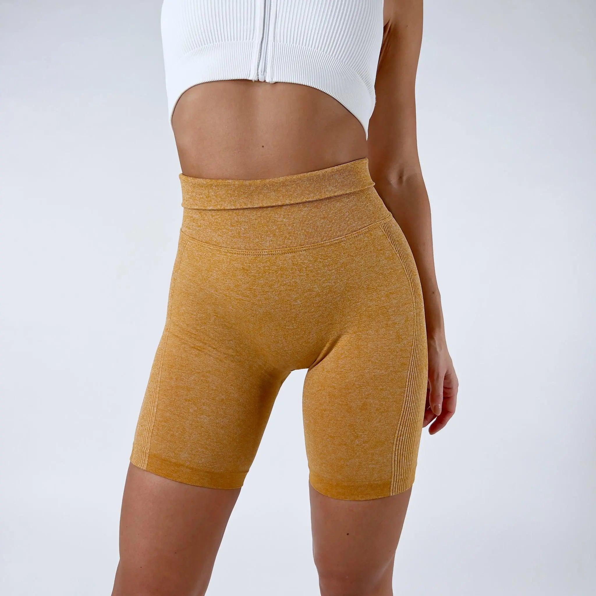 Flex Scrunch Shorts - Mustard-Scrunch Shorts-Paninisport.no